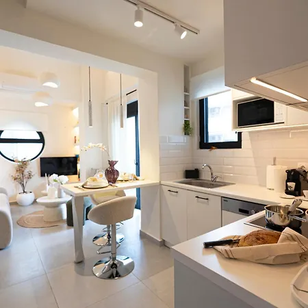 Apartman The όom *